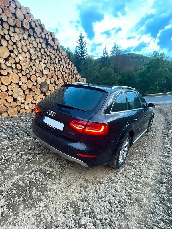 Blau Gebraucht 2015 Audi A4 Allroad Kombi | 11.900 € (Guter Preis) - Bild 1/4