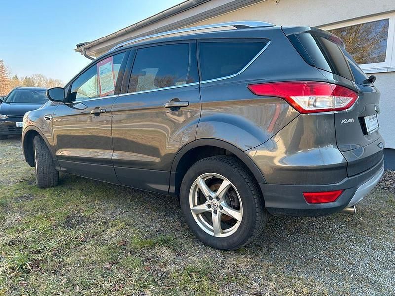 Gebraucht Ford Kuga Titanium 150 PS (110 kW) 2016 Grau SUV