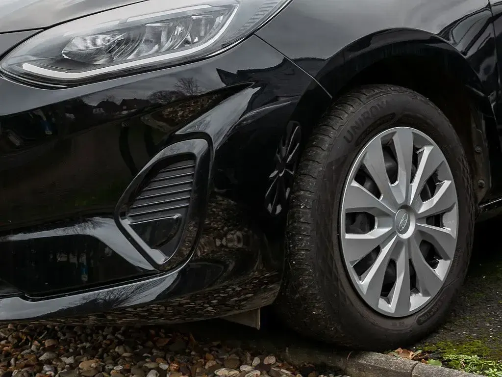 Gebraucht Ford Fiesta Cool & Connect 75 PS (55 kW) 2022 Schwarz Kleinwagen