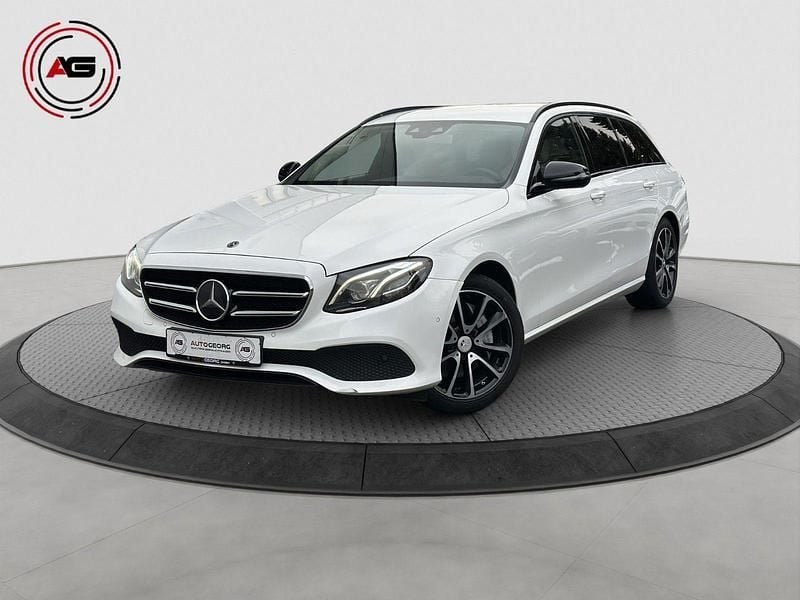 Gebraucht Mercedes E220 Night 194 PS (142 kW) 2017 Polarweiß Kombi
