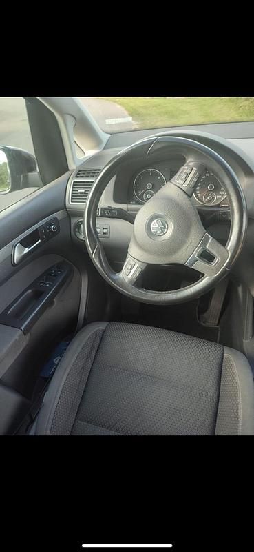 Gebraucht VW Touran 140 PS (102 kW) 2014 Blau Van / Kleinbus