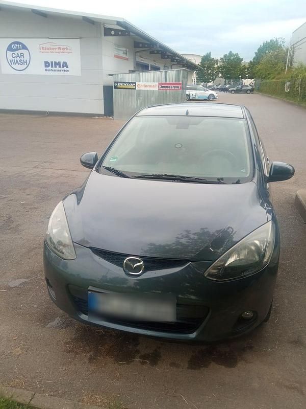 Grau Gebraucht 2010 Mazda 2 Active Limousine | 1.950 € (Guter Preis) - Bild 1/4