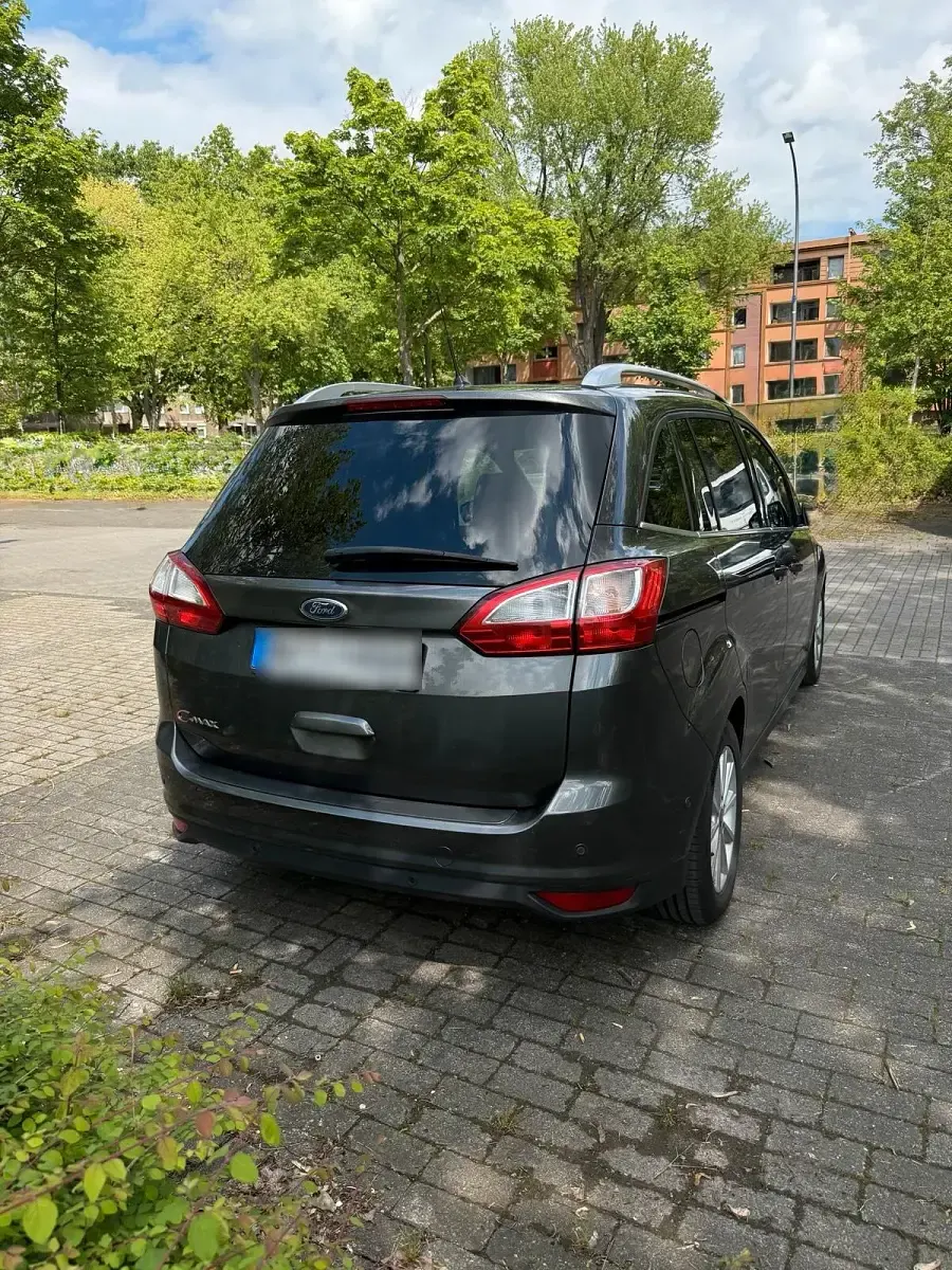 Gebraucht Ford Grand C-Max Titanium 150 PS (110 kW) 2017 Grau Van / Kleinbus
