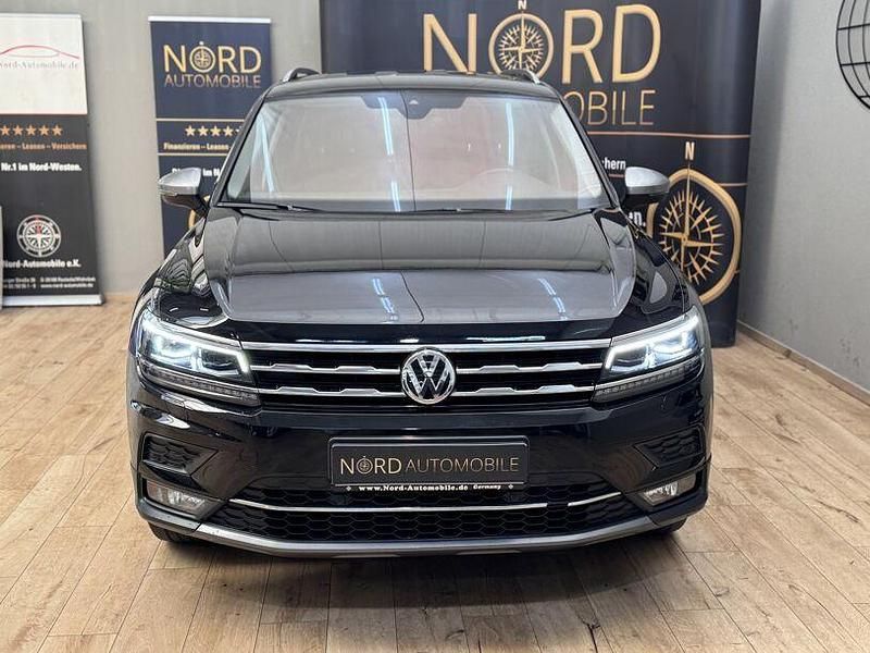 Gebraucht VW Tiguan Allspace Highline 150 PS (110 kW) 2021 Deep black perleffek (metallic) SUV