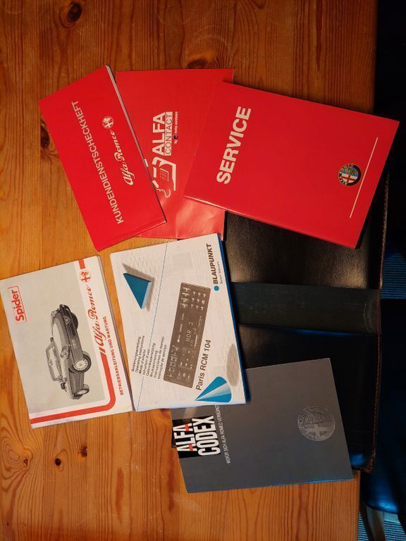 Gebraucht Alfa Romeo Spider 120 PS (88 kW) 1989 Rot Cabrio