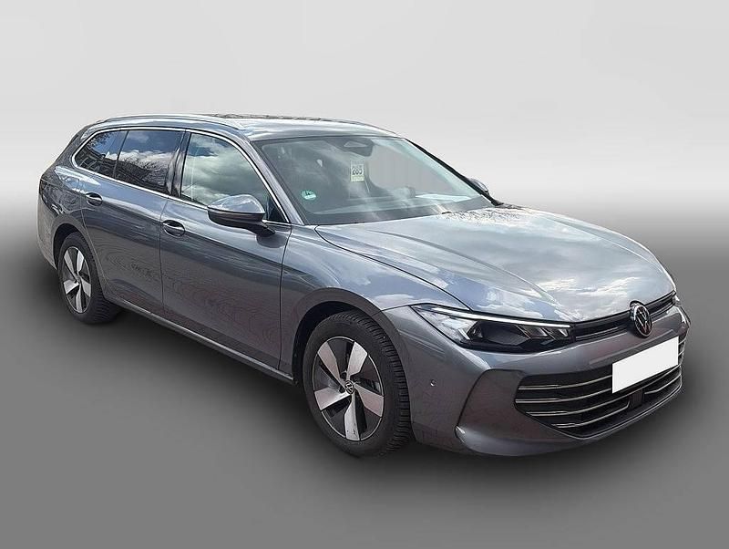 Usata VW Passat 150 CV (110 kW) 2025 Grigio Station wagon