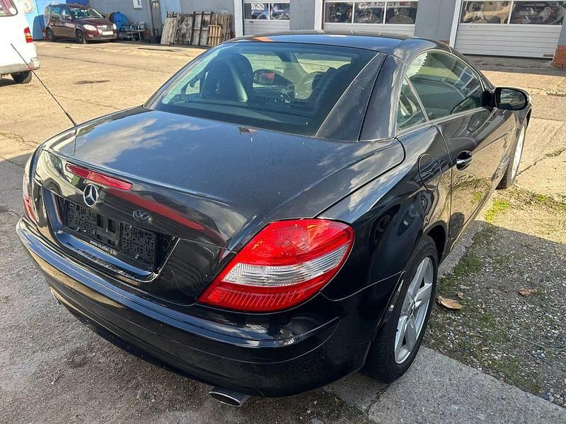 Gebraucht Mercedes SLK280 231 PS (169 kW) 2007 Schwarz Cabrio
