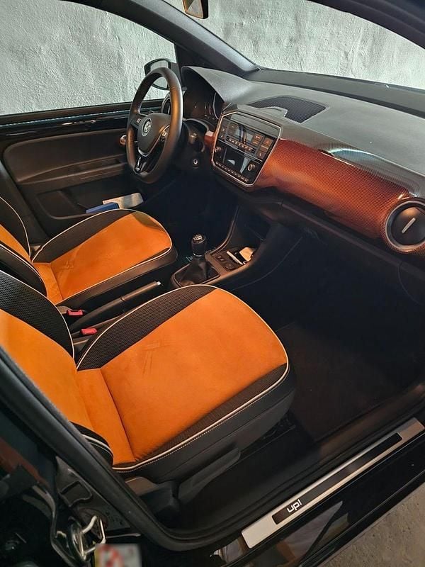 Usata VW up! 65 CV (47 kW) 2017 Nero Utilitaria