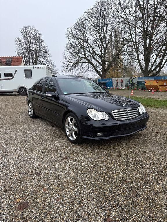 Violet Gebraucht 2005 Mercedes C200 Sport Edition Limousine | 3.599 € (Fairer Preis) - Bild 1/4