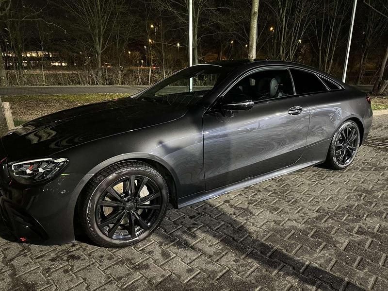 Gebraucht Mercedes E200 197 PS (144 kW) 2023 Grafitgrau  metalliclack Coupé