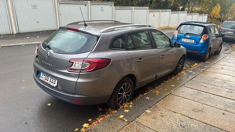 Gebraucht Renault Mégane III Initiale Paris 132 PS (97 kW) 2014 Grau Limousine