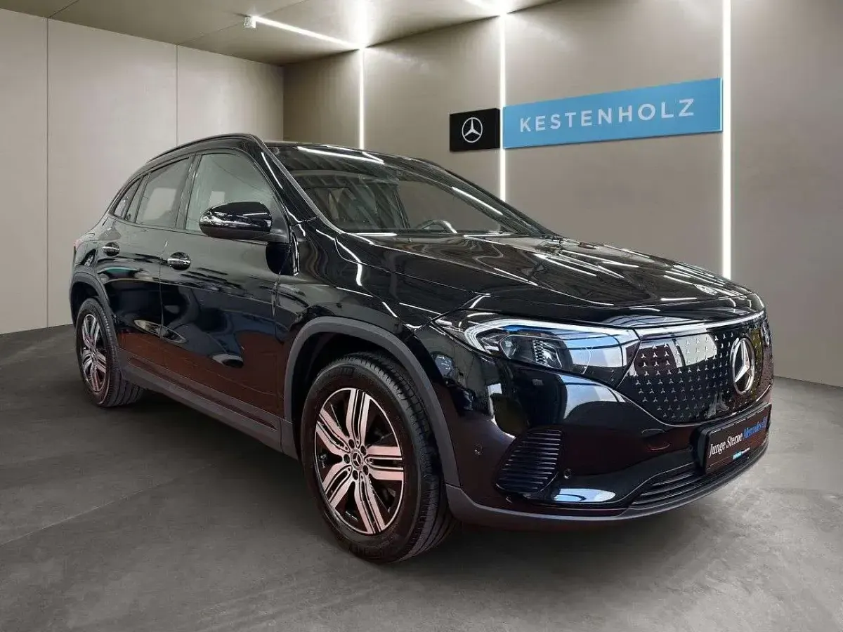 Gebraucht Mercedes EQA250 Night 139 kW (190 PS) 2025 Schwarz SUV