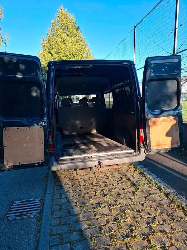 Second-hand Ford Transit 100 CP (73 kW) 2012 Negru Monovolum