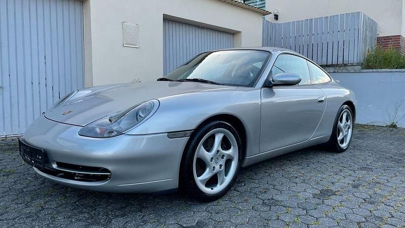 Gebraucht Porsche 996 300 PS (220 kW) 2001 Silber Coupé