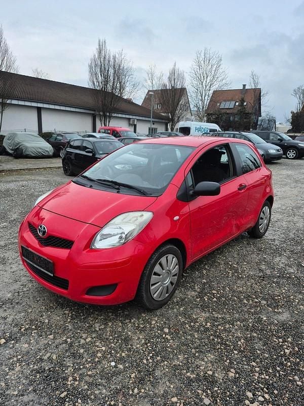 Gebraucht Toyota Yaris 69 PS (50 kW) 2009 Rot Kleinwagen