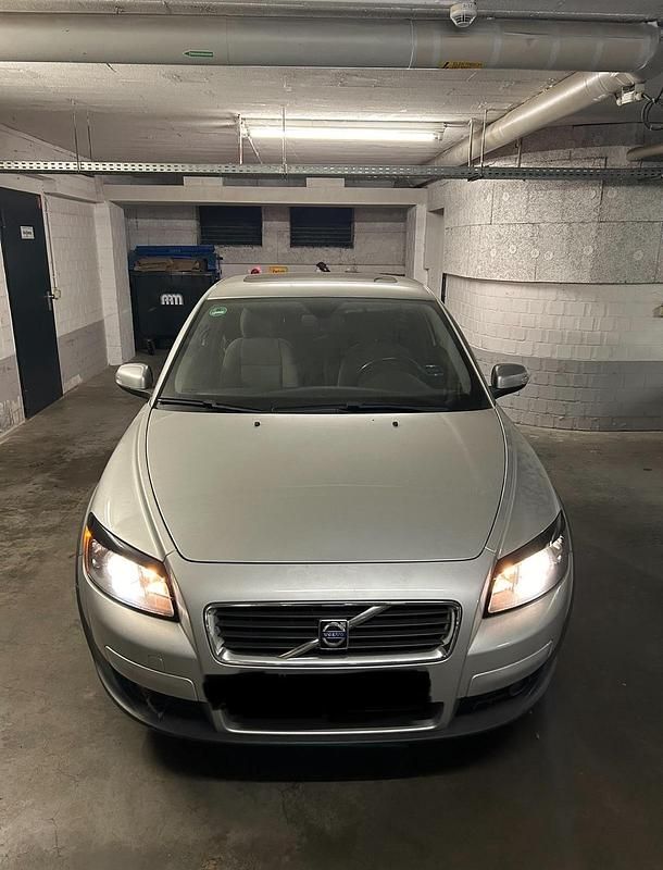 Grau Gebraucht 2010 Volvo C30 Kleinwagen | 3.900 € (Guter Preis) - Bild 1/4