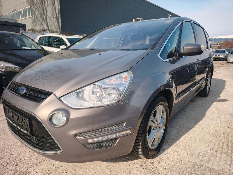 Gebraucht Ford S-MAX Titanium 163 PS (119 kW) 2012 Braun Van / Kleinbus