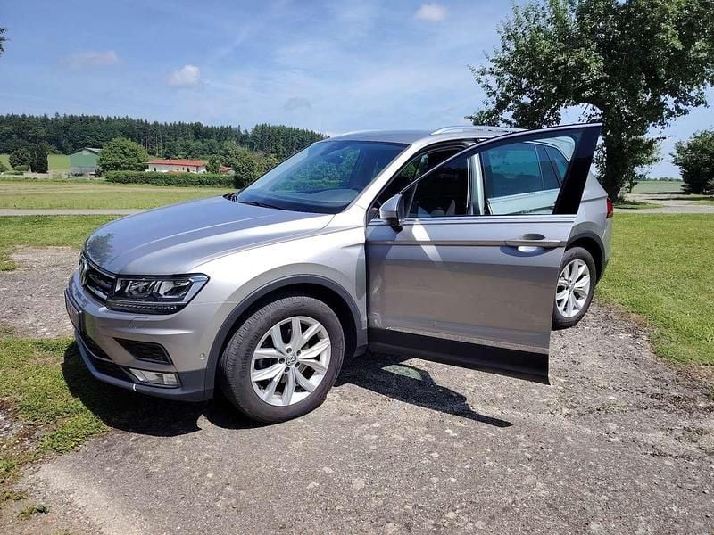 Silber Gebraucht 2017 VW Tiguan Highline SUV | 17.400 € (Superpreis) - Bild 1/4
