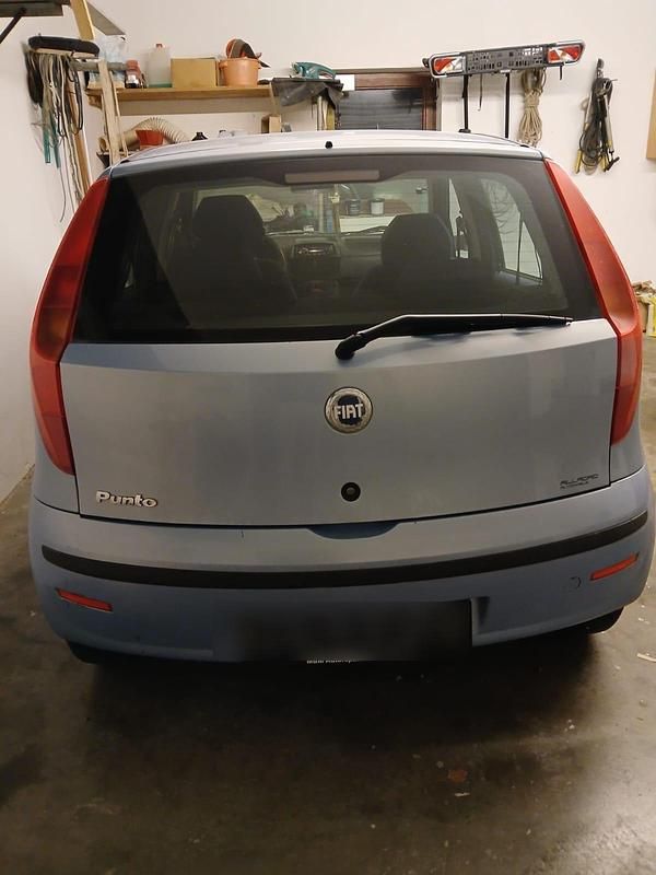Blau Gebraucht 2003 Fiat Punto Kleinwagen | 500 € (Superpreis) - Bild 1/4