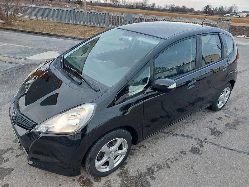 Gebraucht Honda Jazz Trend 99 PS (72 kW) 2011 Schwarz Kleinwagen