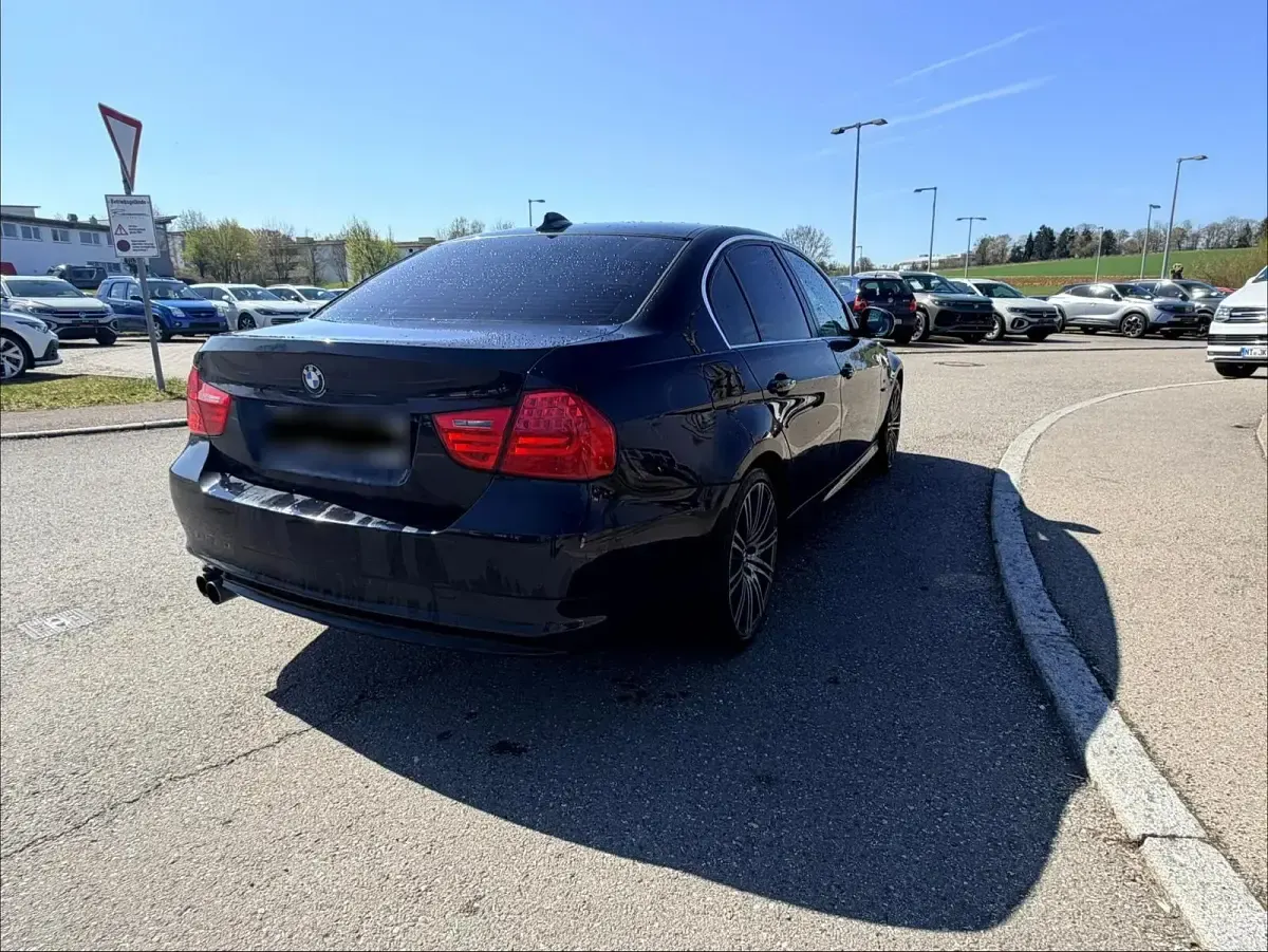 Gebraucht BMW 330 Basis 245 PS (180 kW) 2010 Blau Limousine