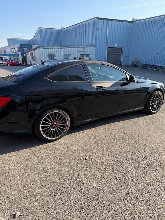 Gebraucht Mercedes C180 156 PS (114 kW) 2012 Schwarz Coupé