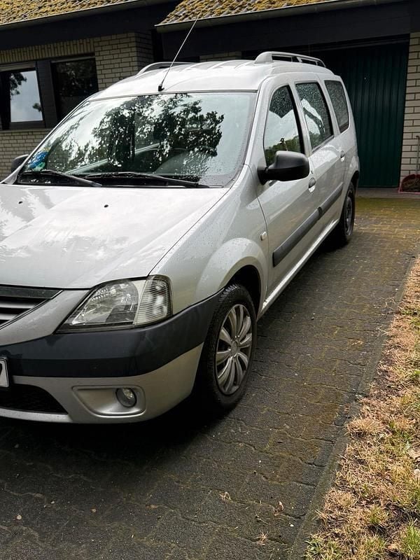 Silber Gebraucht 2008 Dacia Logan Limousine | 2.300 € (Etwas zu teuer) - Bild 1/4