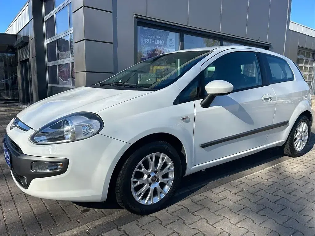 Gebraucht Fiat Punto Evo Dynamic 84 PS (61 kW) 2011 Weiß Kleinwagen
