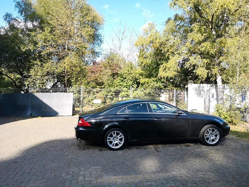Schwarz Gebraucht 2005 Mercedes CLS350 Limousine | 4.999 € (Superpreis) - Bild 1/4