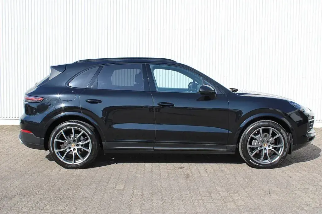 Używany Porsche Cayenne 340 KM (250 kW) 2022 Czarny SUV