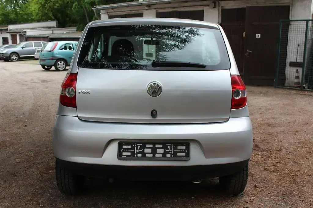 Gebraucht VW Fox Basis 54 PS (39 kW) 2007 Silber Kleinwagen