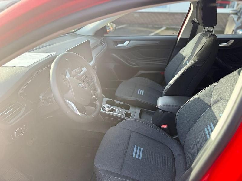 Gebraucht Ford Focus Active 116 PS (85 kW) 2023 Rot Limousine