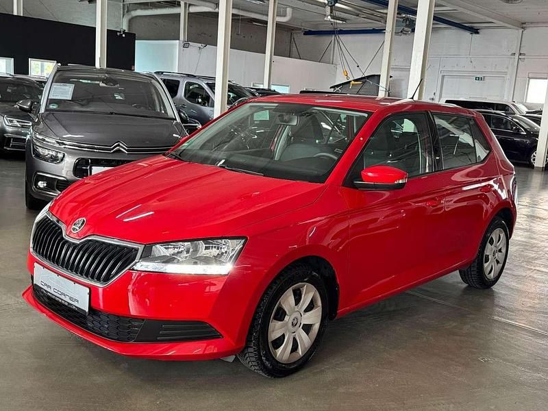 Rot Gebraucht 2019 Skoda Fabia Cool Plus Kleinwagen | 8.490 € (Fairer Preis) - Bild 1/4