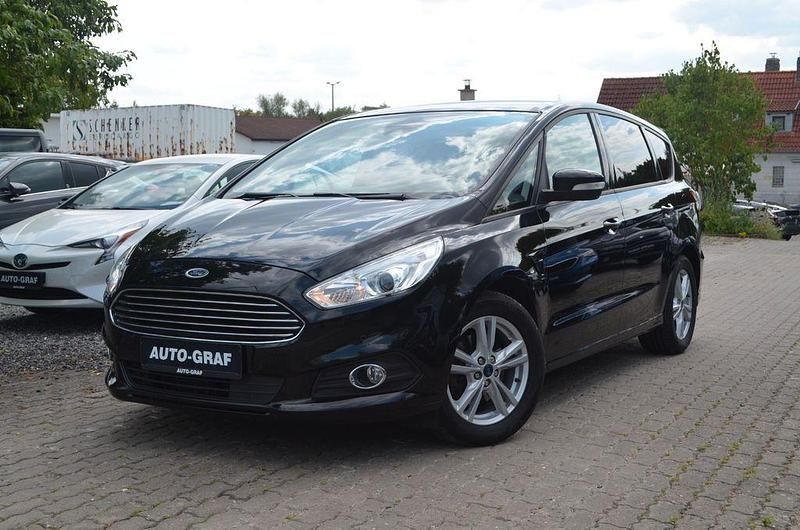 Schwarz Gebraucht 2016 Ford S-MAX Business Edition Van / Kleinbus | 15.900 € (Fairer Preis) - Bild 1/4
