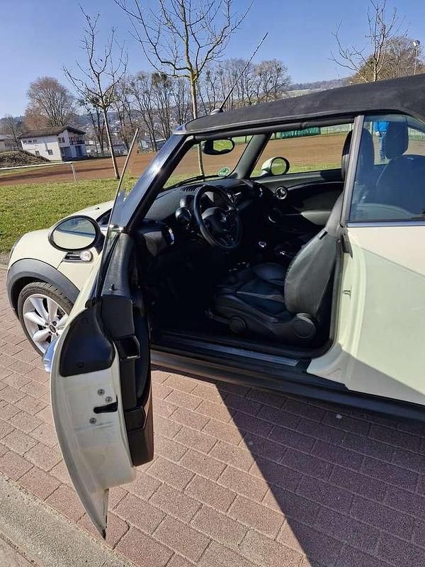 Gebraucht Mini Cooper Cabriolet 122 PS (89 kW) 2015 Weiß Cabrio