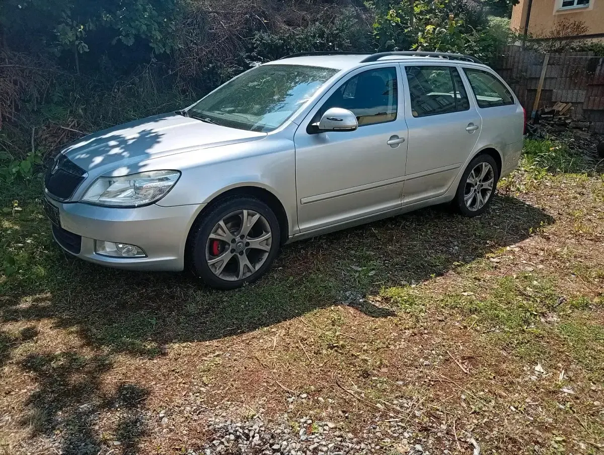 Gebraucht Skoda Octavia 122 PS (89 kW) 2010 Silber Kombi