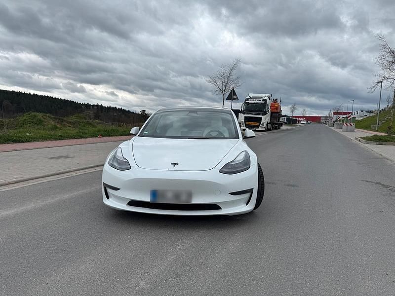 Gebraucht Tesla Model 3 382 kW (520 PS) 2022 Weiß Limousine