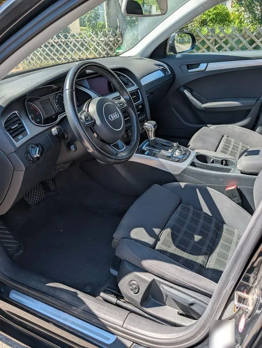 Gebraucht Audi A4 Attraction 204 PS (150 kW) 2012 Schwarz Kombi