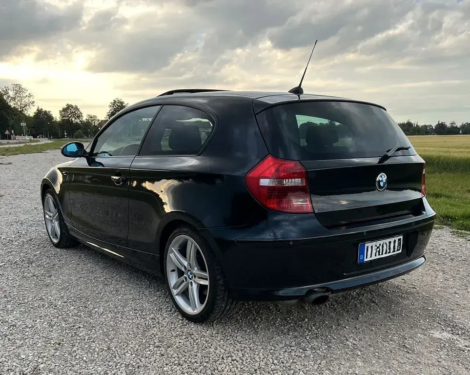 Gebraucht BMW 120 Sport Line 170 PS (125 kW) 2007 Schwarz Kleinwagen
