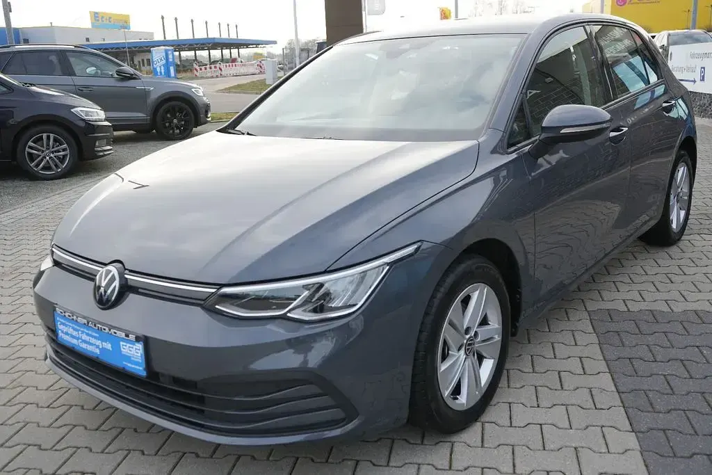 Gebraucht VW Golf VIII 110 PS (80 kW) 2024 Grau Limousine