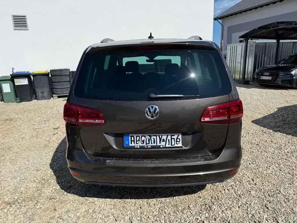 Gebraucht VW Sharan 150 PS (110 kW) 2019 Braun Van / Kleinbus