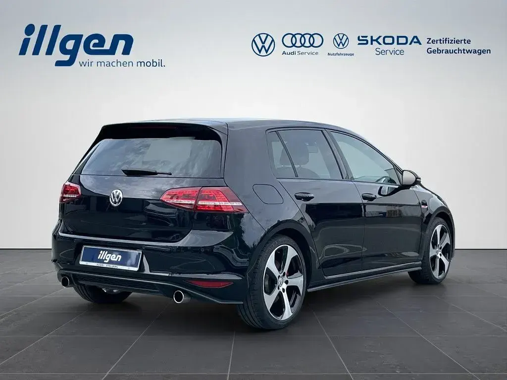 Gebraucht VW Golf VII GTI 220 PS (161 kW) 2015 Schwarz / deep black perleffekt Limousine