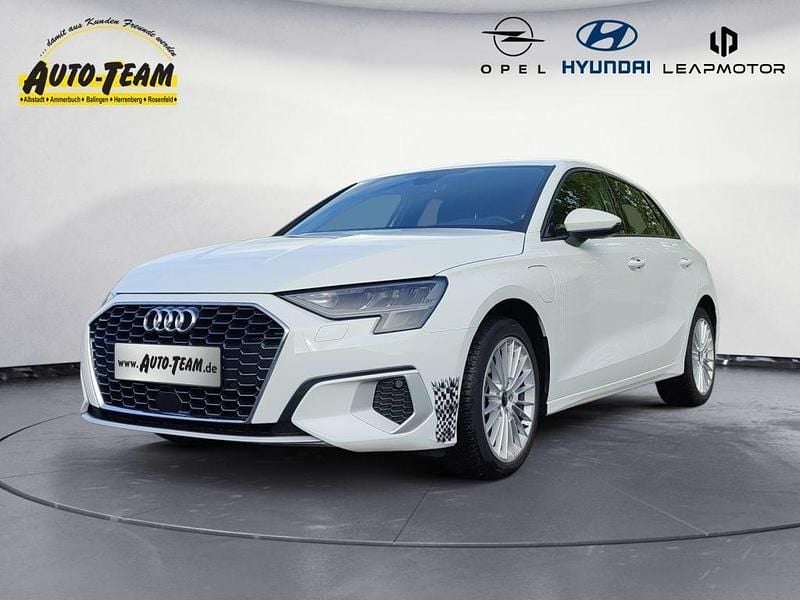 Weiß Gebraucht 2021 Audi A3 e-tron Kleinwagen | 20.880 € (Guter Preis) - Bild 1/4