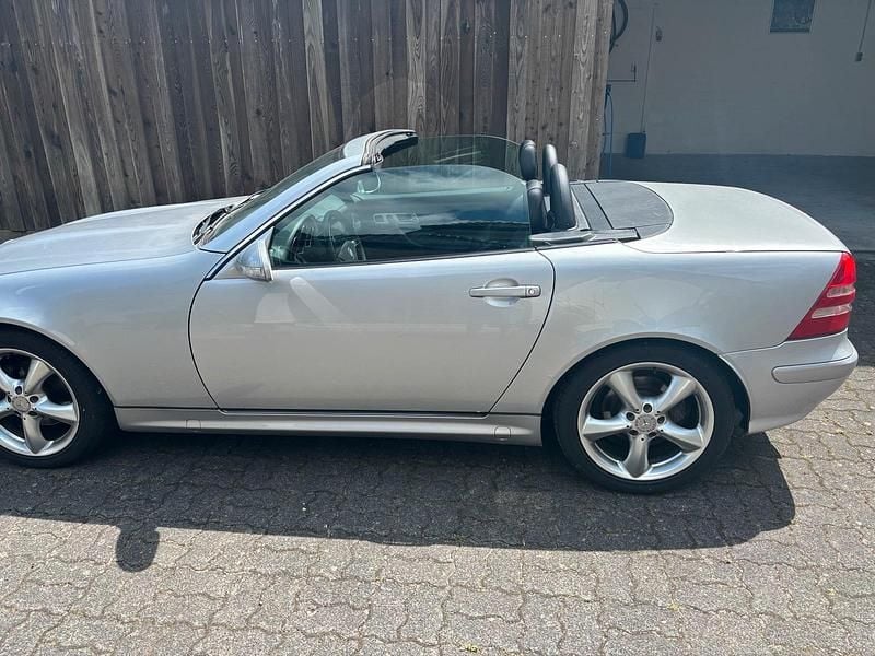 Second-hand Mercedes SLK200 Edition 163 CP (119 kW) 2002 Argintiu Cabrio