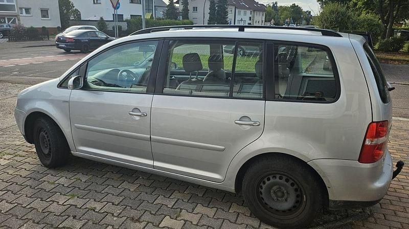 Silber Gebraucht 2004 VW Touran Highline Van / Kleinbus | 2.555 € (Fairer Preis) - Bild 1/4