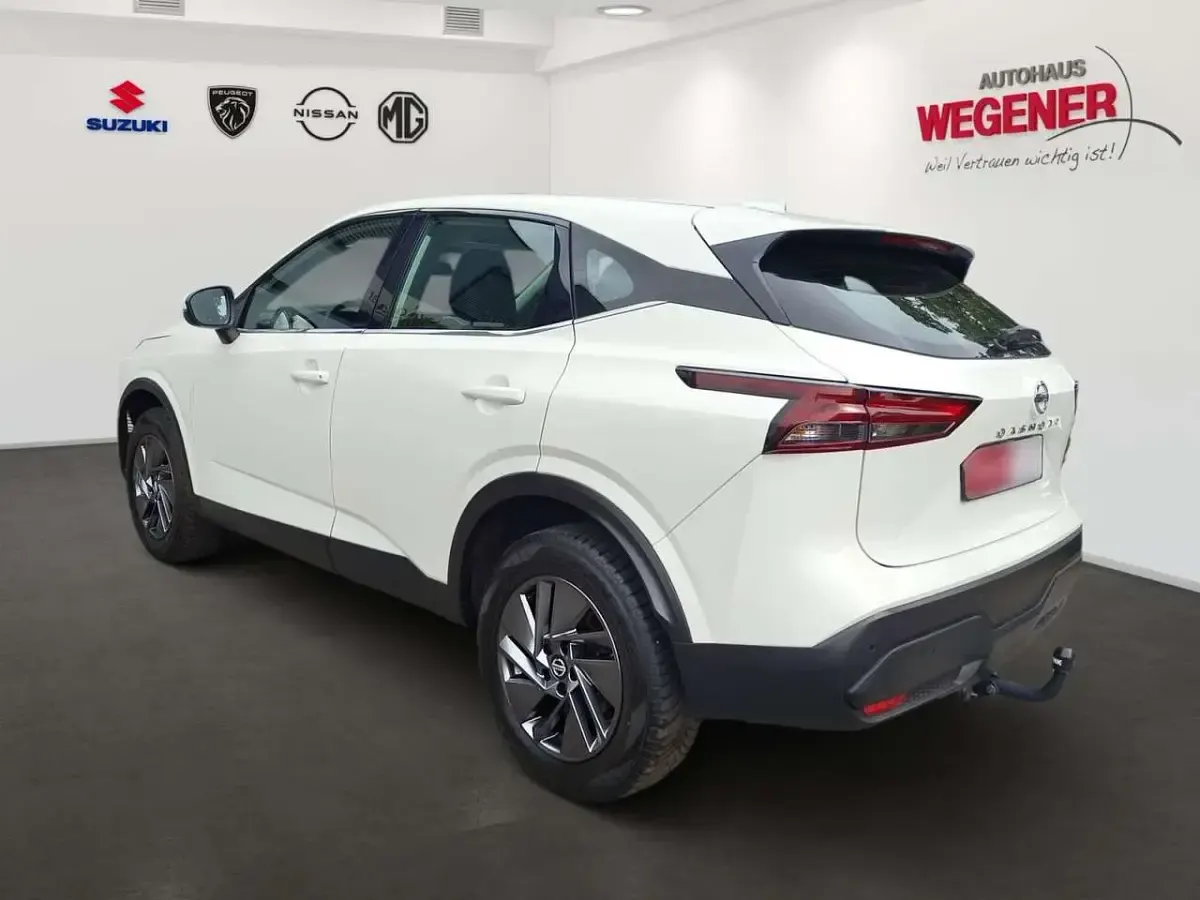 Gebraucht Nissan Qashqai Acenta 140 PS (102 kW) 2022 Weiß SUV