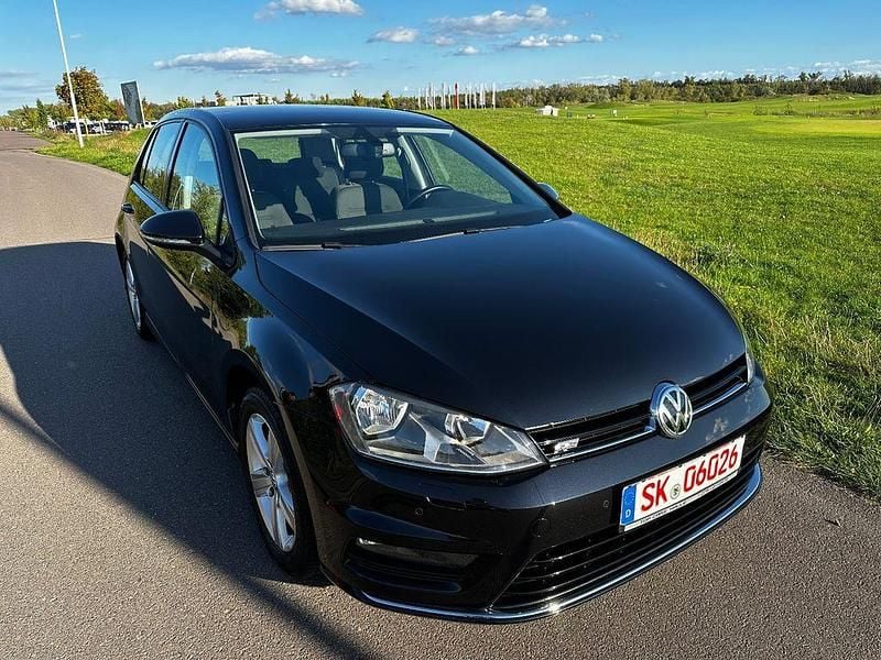 Schwarz Gebraucht 2016 VW Golf VII R-line Limousine | 5.999 € (Guter Preis) - Bild 1/4