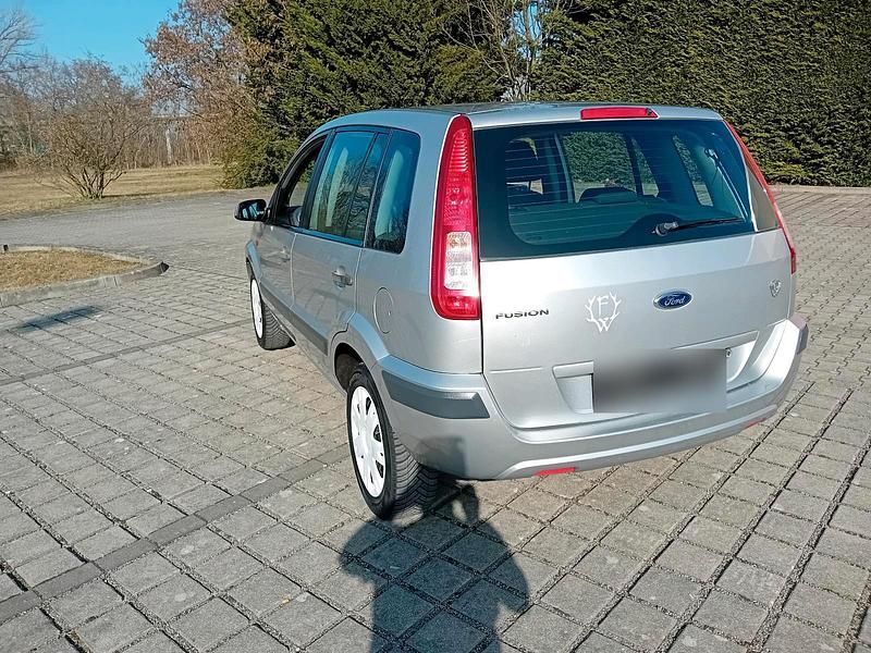 Gebraucht Ford Fusion 80 PS (58 kW) 2009 Silber Kleinwagen