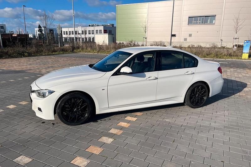 Gebraucht BMW 330 M Sport 252 PS (185 kW) 2016 Weiß Limousine
