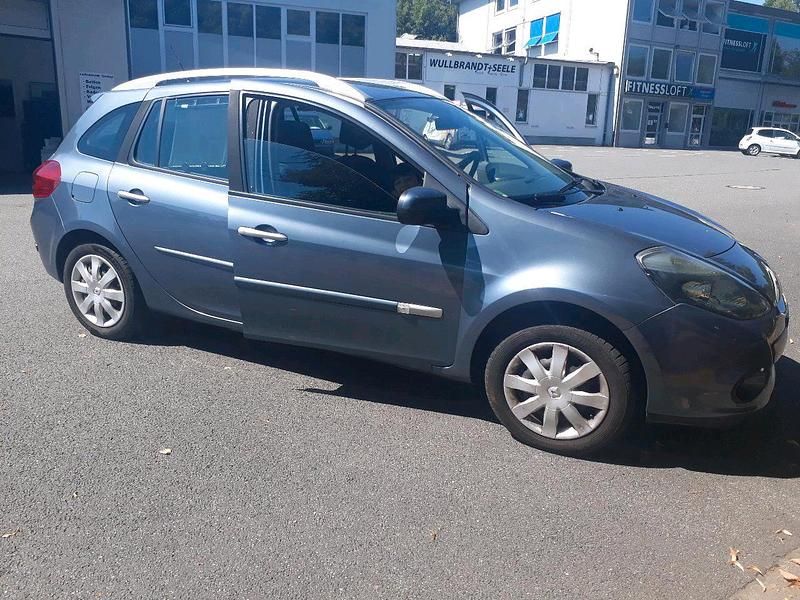 Blau Gebraucht 2010 Renault Clio GrandTour Kombi | 1.650 € (Teuer) - Bild 1/2
